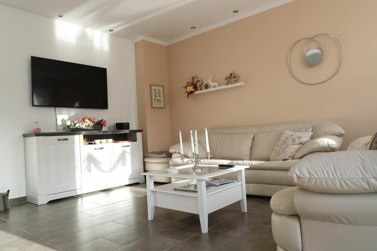 Holidayhaus-Luetsche / Wohnung Schmuecke Frankenhain Buitenkant foto